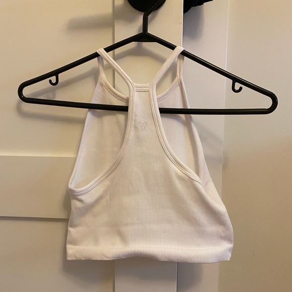 White Aritzia crop top - Picture 2 of 2